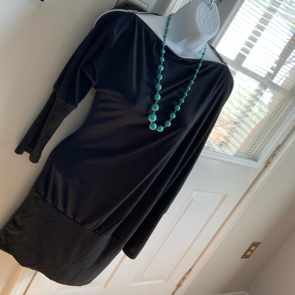 NWT Sz M Long-Sleeved Sexy Black Dress